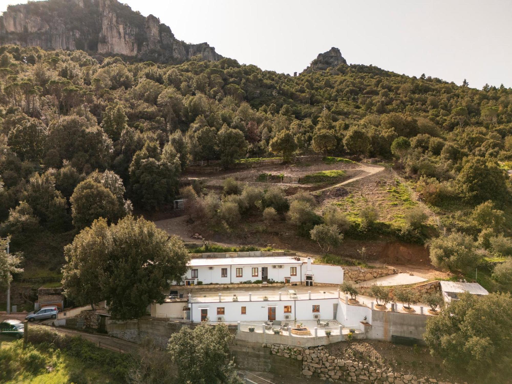 Casa Jerzu S'Essia De Su Santu Villa Exterior photo